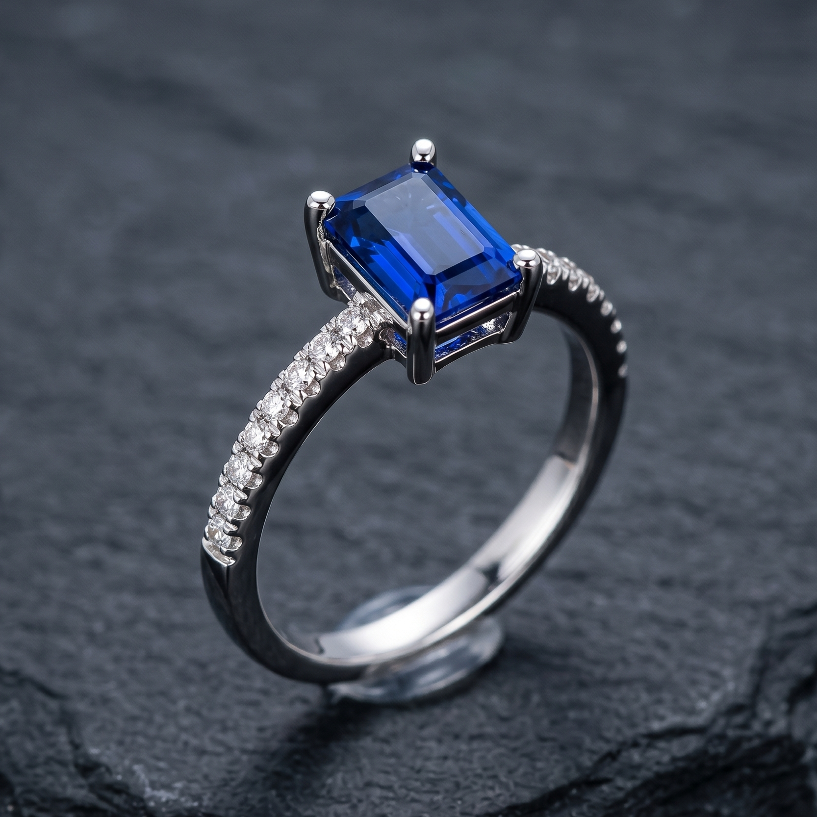 Chowtushkoni Dyuti Women’s Ring