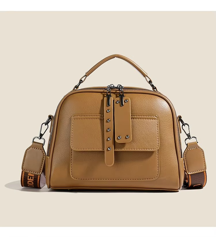 High end ladies’ handbag multi-layer large capacity commuting bag(Brown)